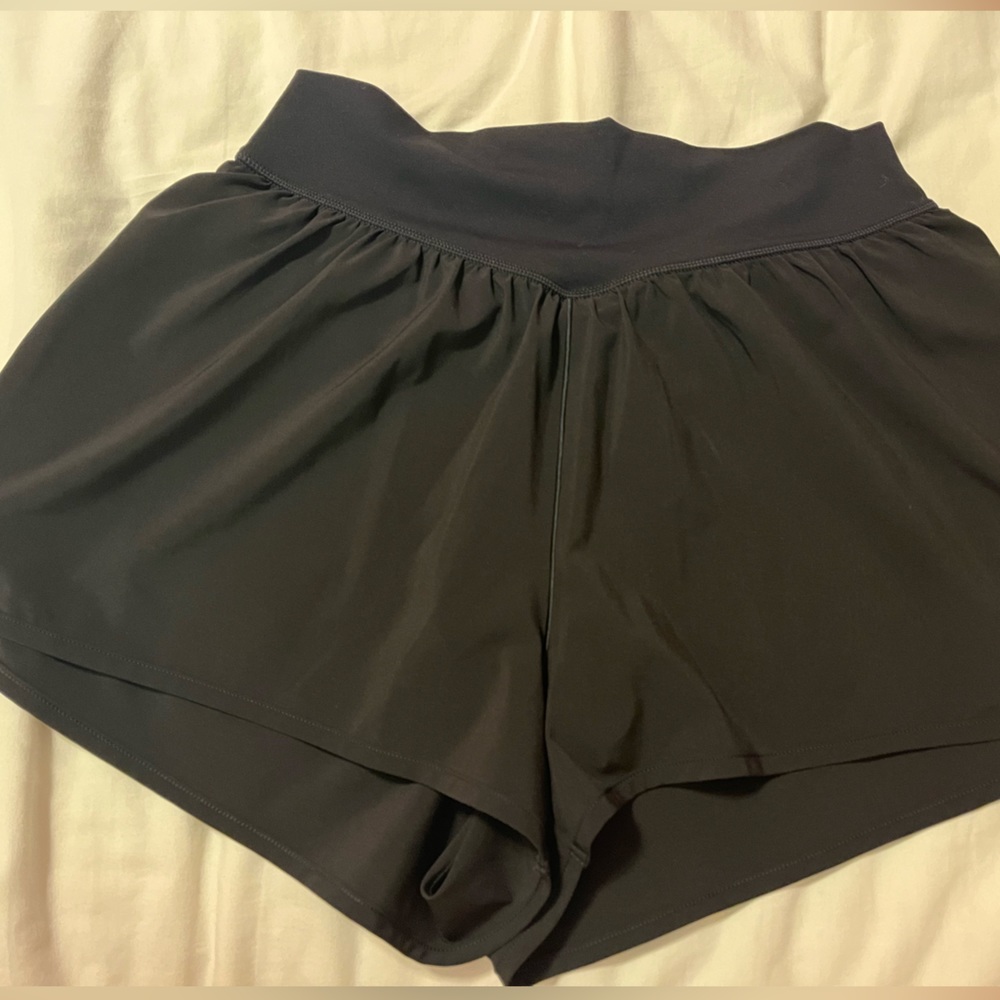 aerie black flowy shorts